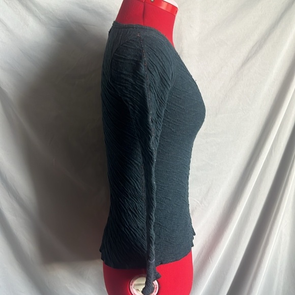 TNA textured v neck long sleeve light knit sweater - Picture 6 of 8